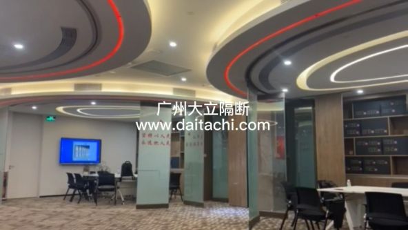 广州东塔党群服务中心电动玻璃活动隔断项目视频